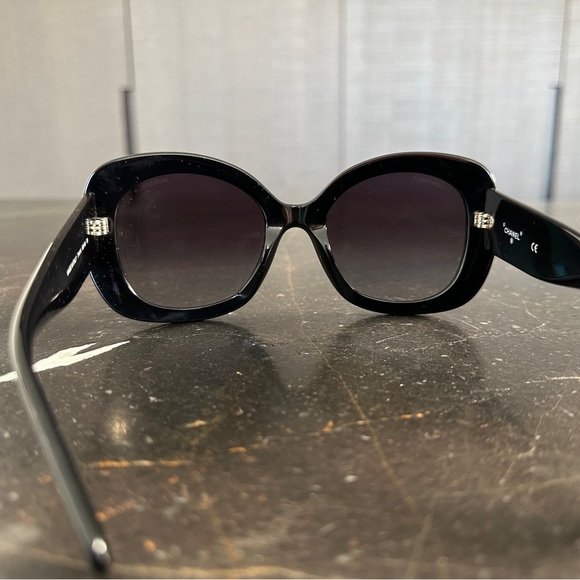 CHANEL SQUARE SUNGLASSES - Picture 2 of 8